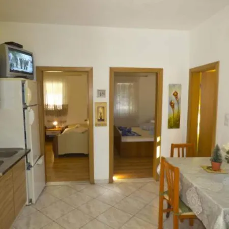 Beachfront Pla A - Two Bedroom A4 伊万多拉克