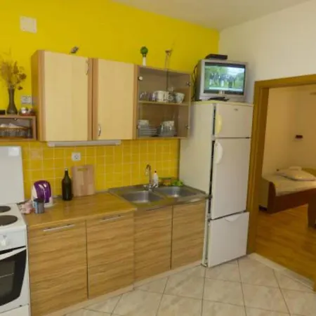Beachfront Pla A - Two Bedroom A4 伊万多拉克
